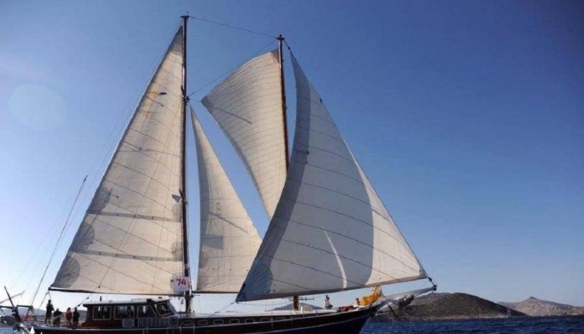 STELLA QUEEN yacht charter 2