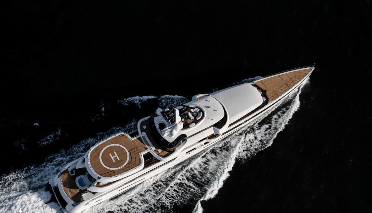 LADY S yacht charter 3
