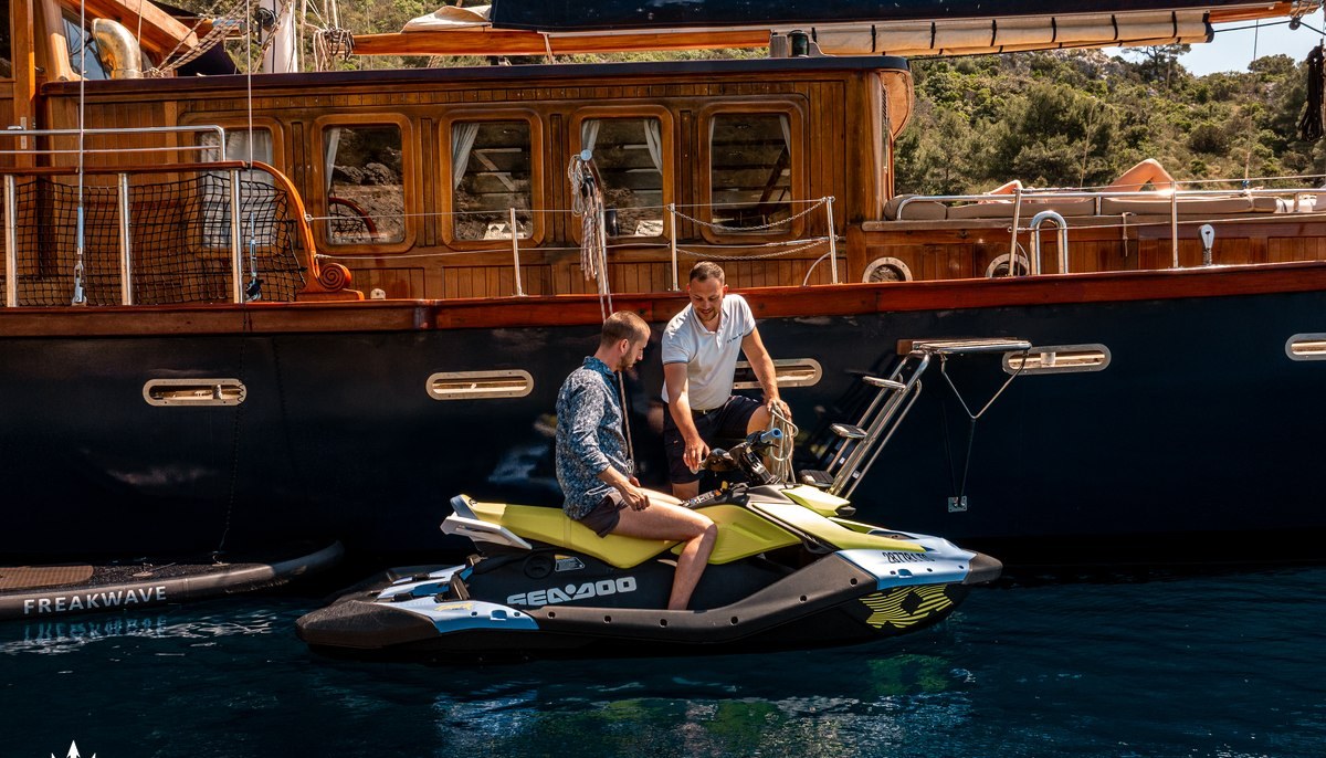 SMART SPIRIT 1 yacht charter 3