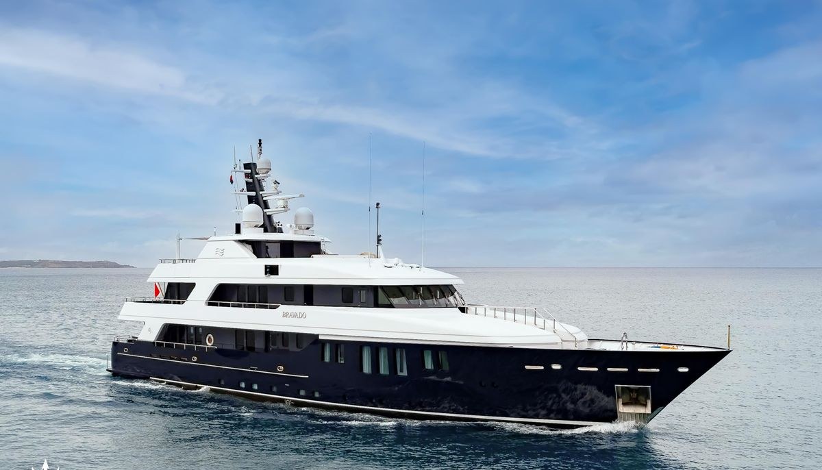BRAVADO yacht charter 2