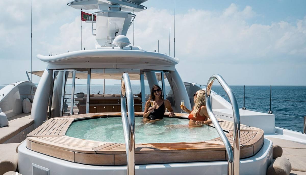 DEEP BLUE yacht charter 3