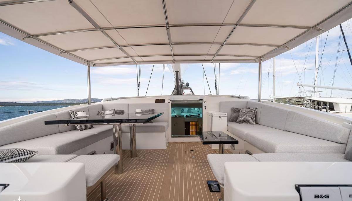 J SEVEN yacht charter 4