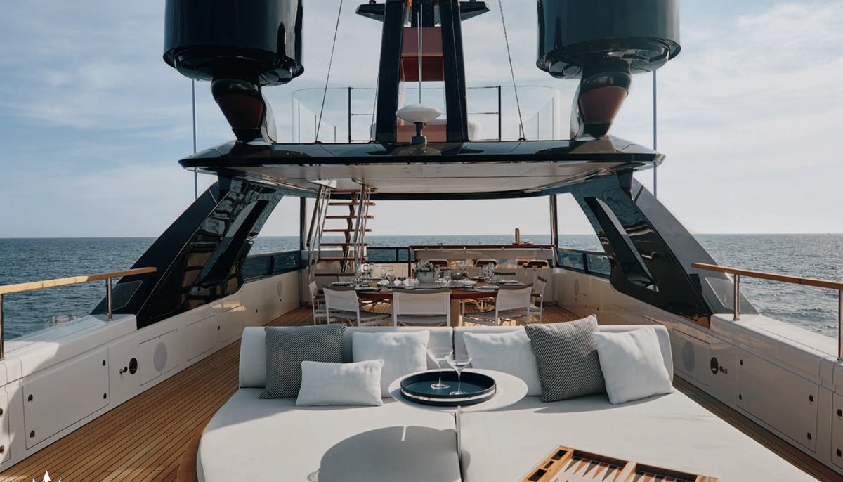 ALLURIA yacht charter 4