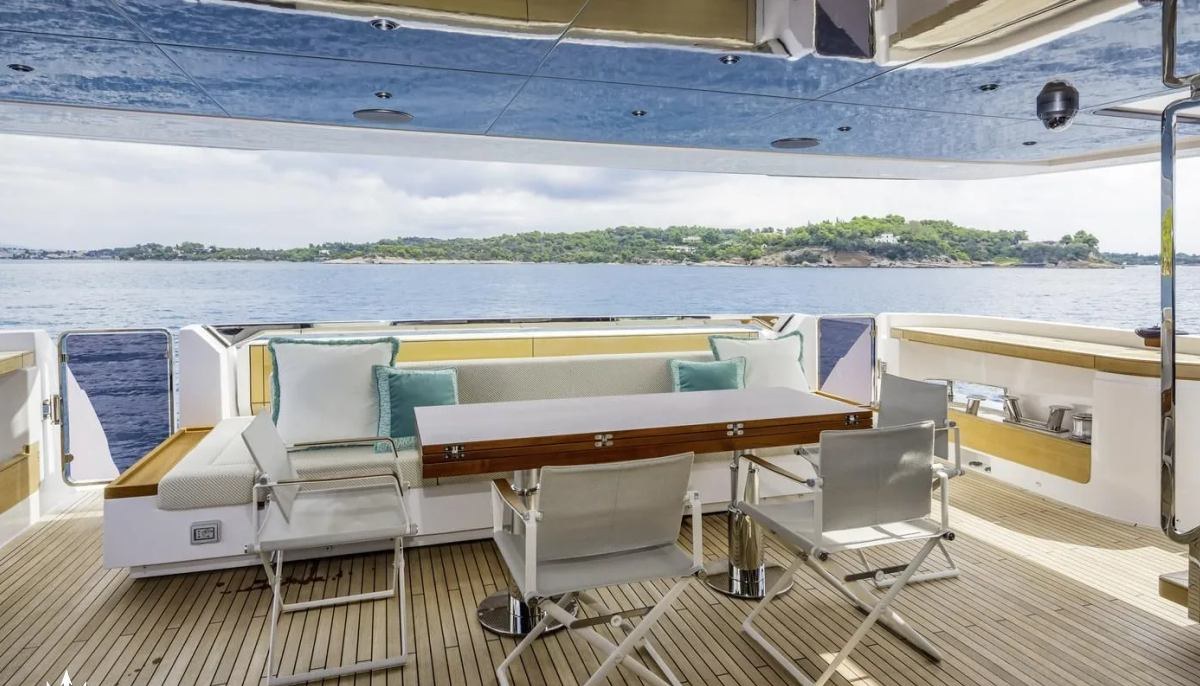 QUANT yacht charter 5