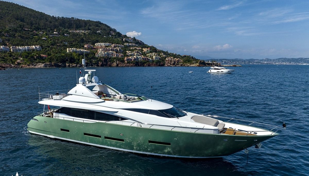 MANATEA yacht charter 2