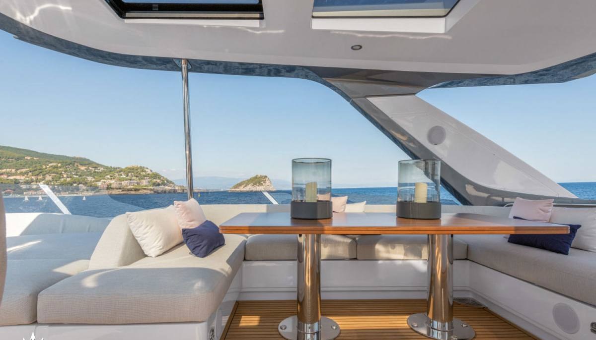 VIVA yacht charter 5
