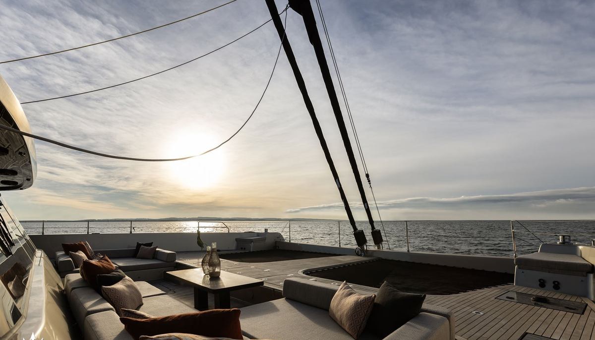 OTOCTONE yacht charter 3