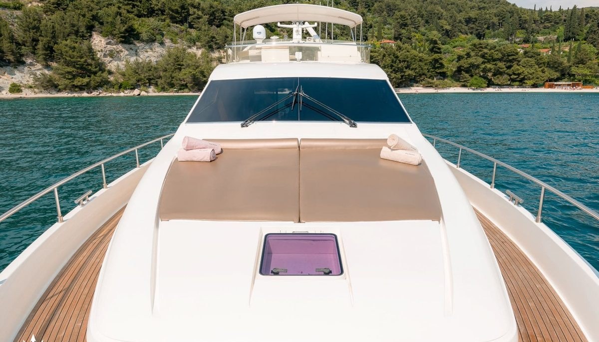 MARINO yacht charter 3