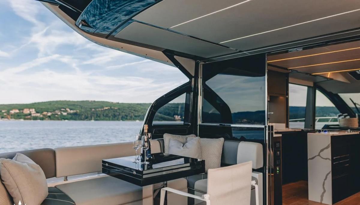 X2 yacht charter 5