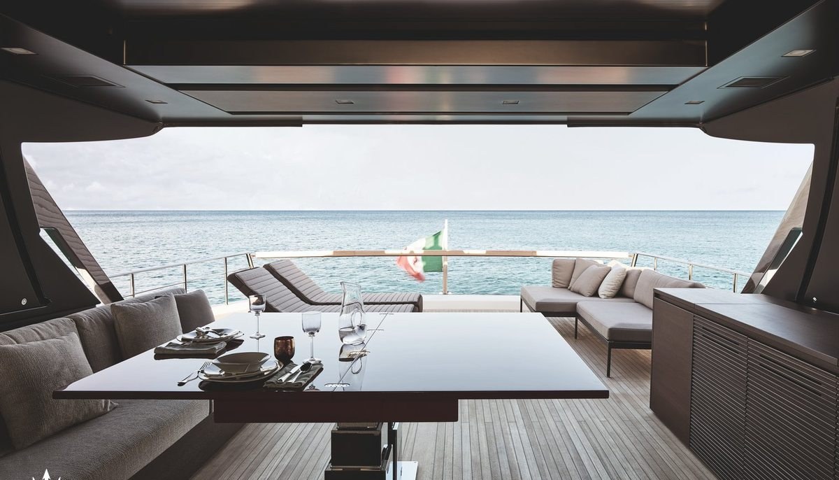 DELLAGRAZIA yacht charter 4
