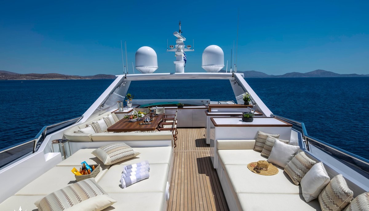 ALEXIA yacht charter 3