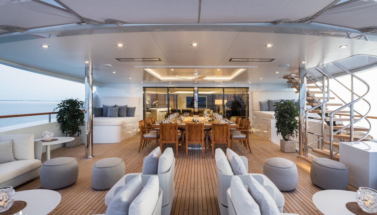 ARTISAN yacht charter 5