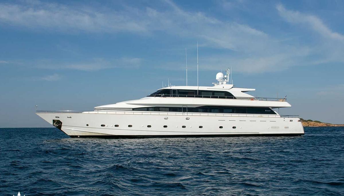LET IT BE yacht charter 2