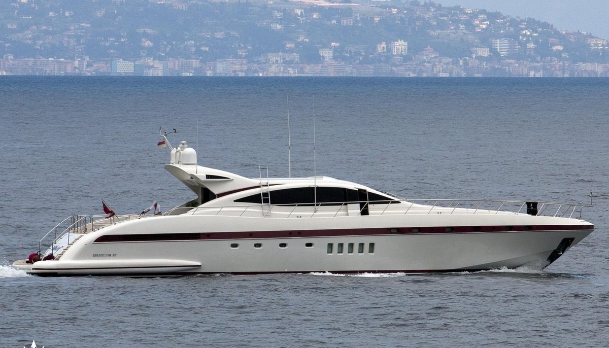 LITTLE ZOE yacht charter 2