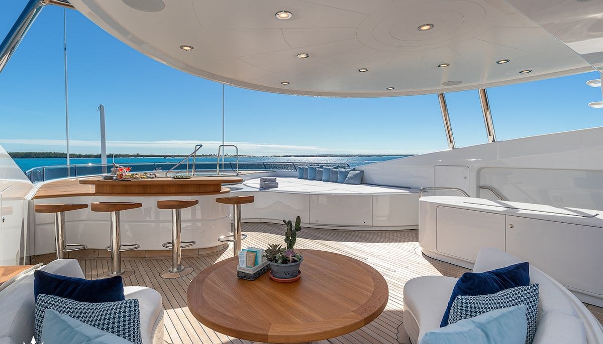 REVERIE yacht charter 4