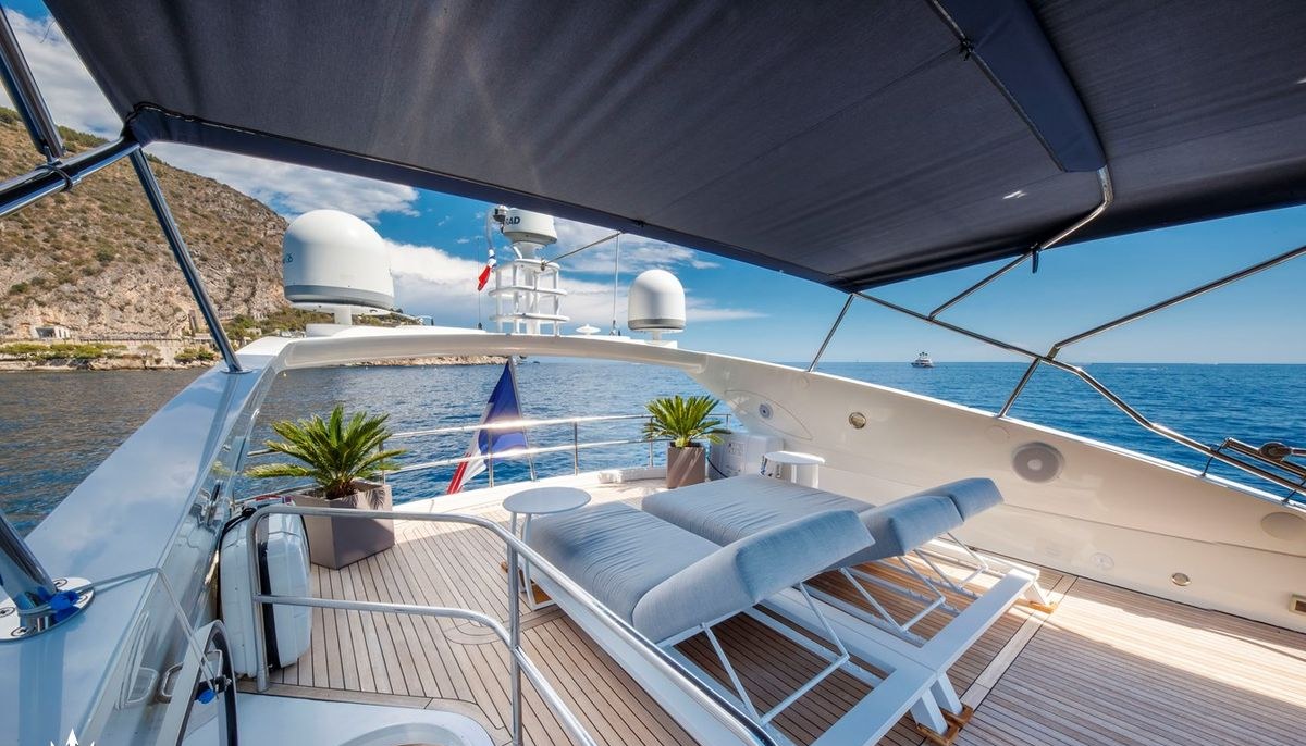 LADY YOUSRA yacht charter 5