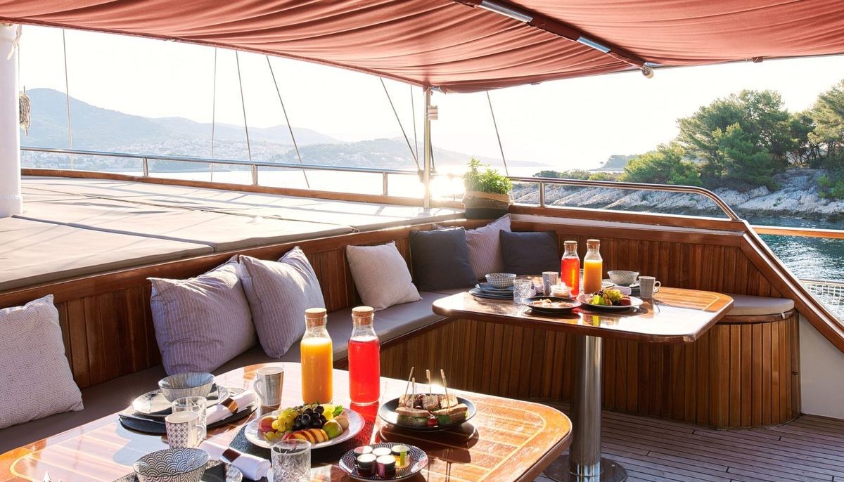 CATALEYA yacht charter 5