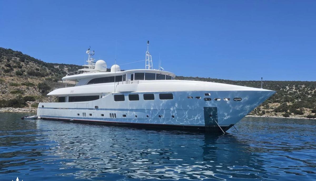 CELIA P yacht charter 4