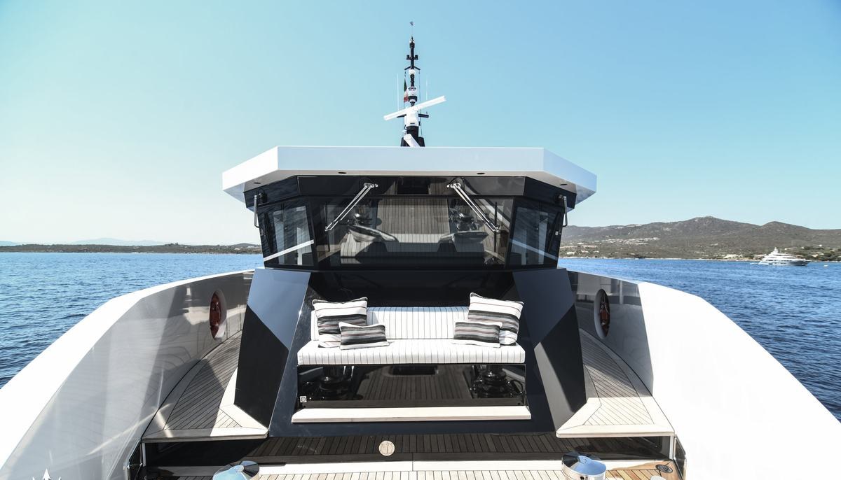 FOX yacht charter 3