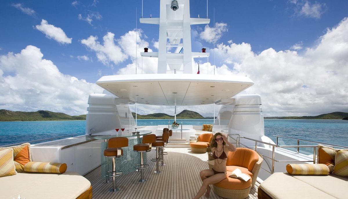 ADAMAS VI yacht charter 4