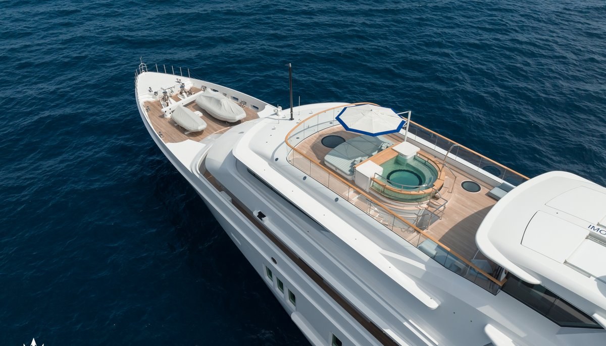 CORAL OCEAN yacht charter 3