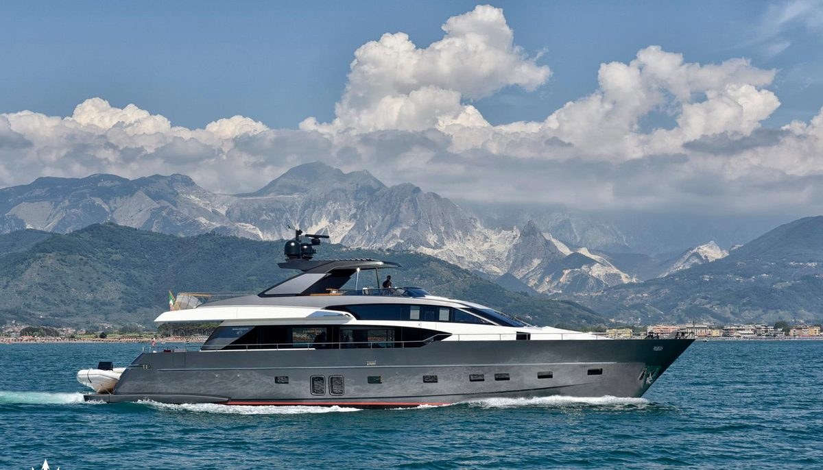 PEMBE yacht charter 2