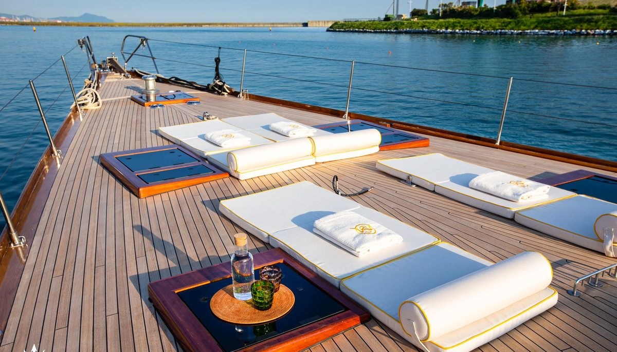 QUARTA SANTA MARIA yacht charter 3