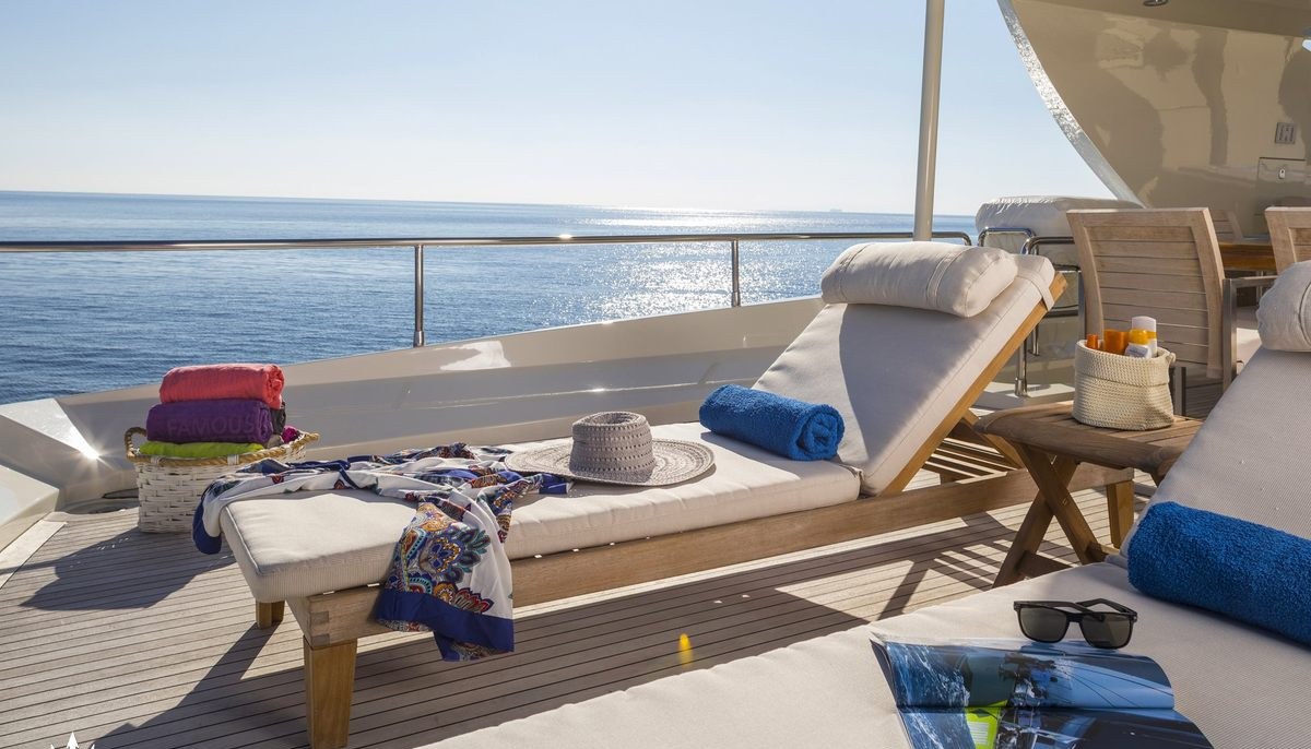 RINI V yacht charter 4