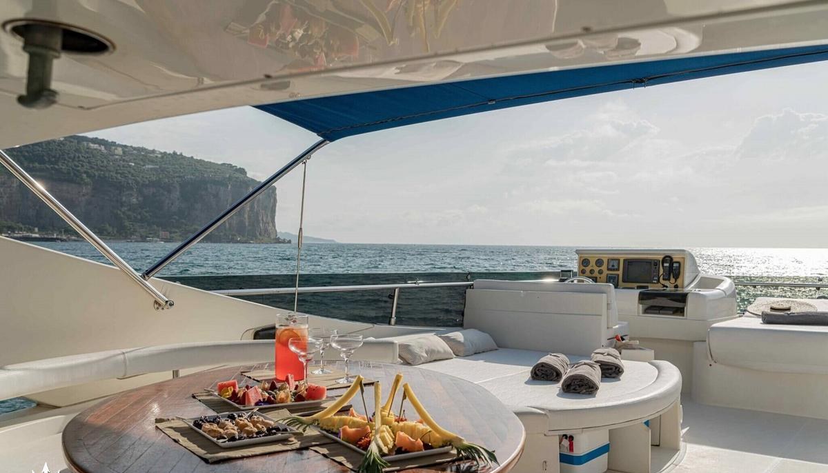 PAMPERO yacht charter 4