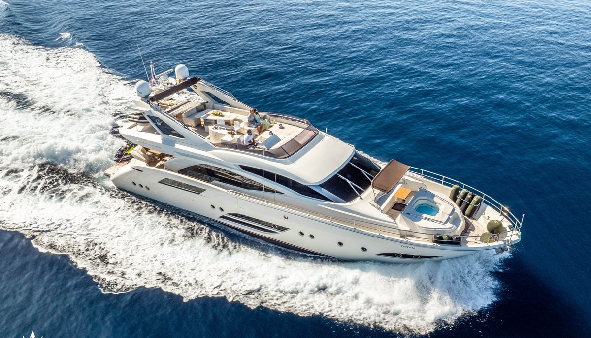 DALIA yacht charter 2
