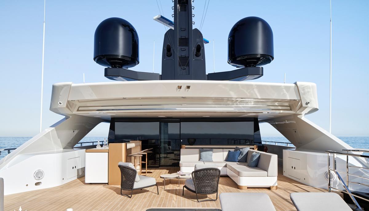 LEMON TREE yacht charter 5