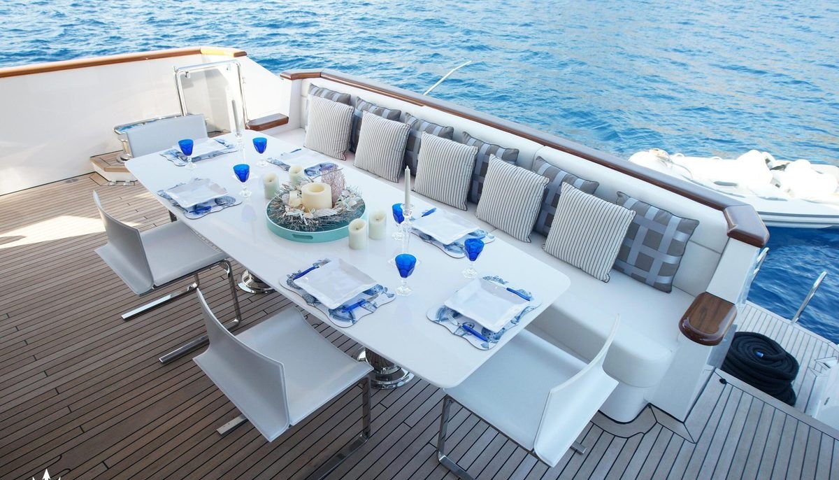 REM yacht charter 5