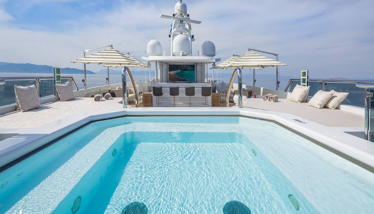 LADY VERA yacht charter 3