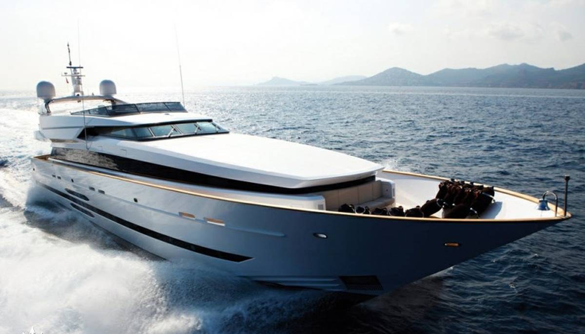 NINO yacht charter 2