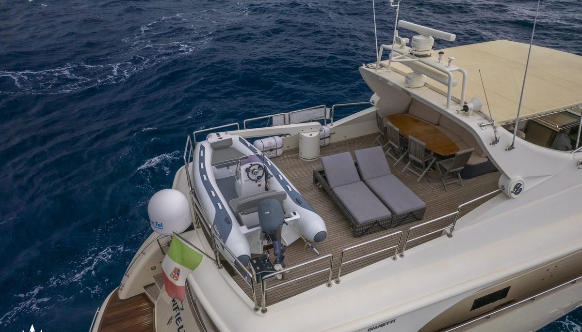 NEWFIELD yacht charter 4
