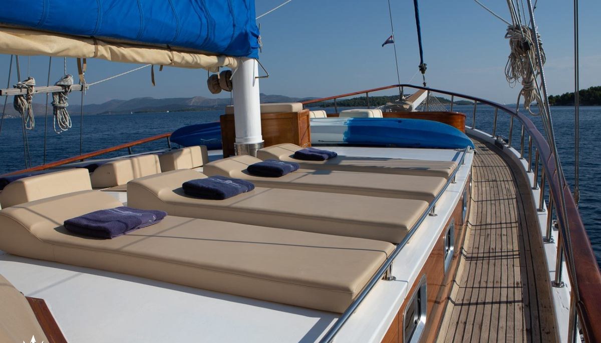 MALENA yacht charter 5