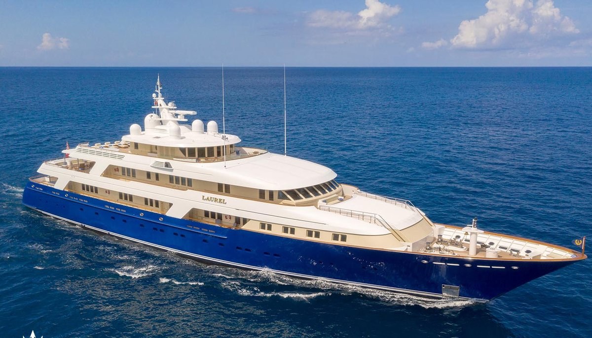 LAUREL yacht charter 2