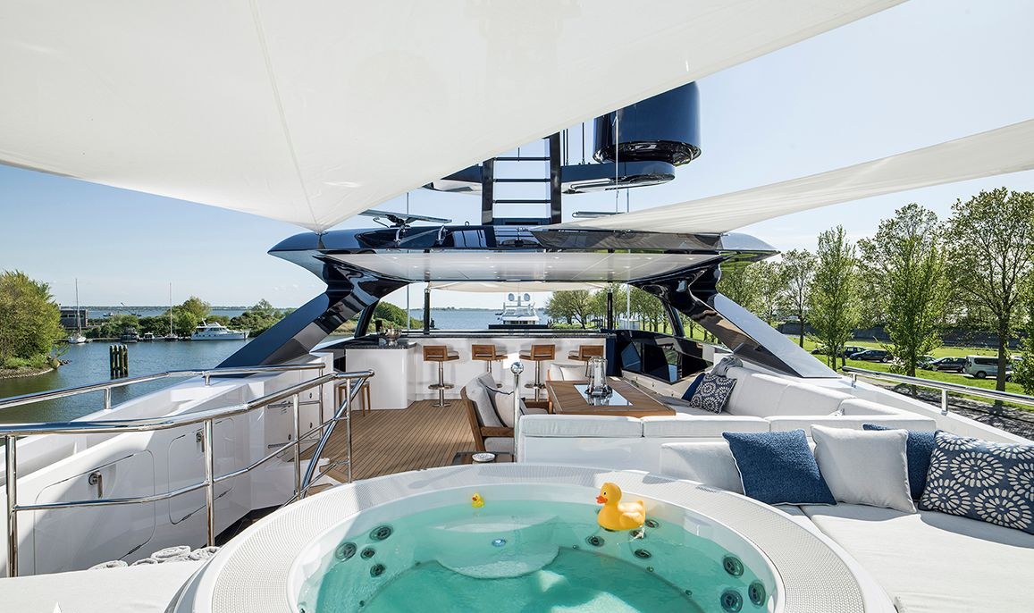 IRISHA yacht charter 3