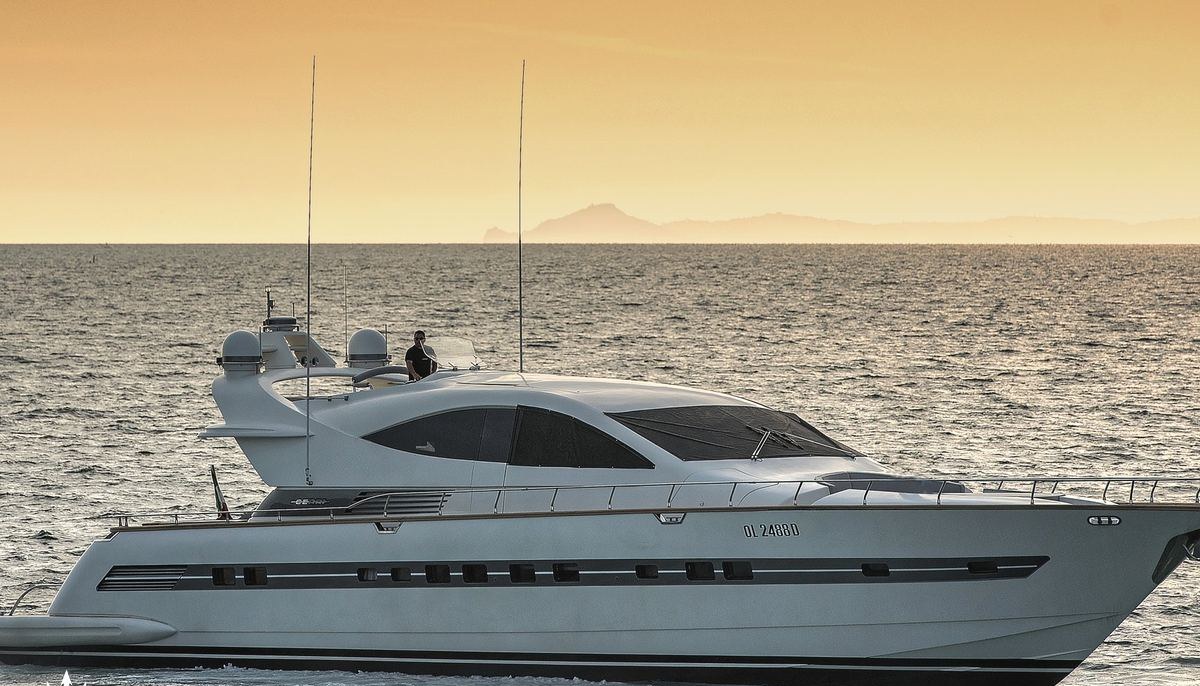 LUDI yacht charter 2