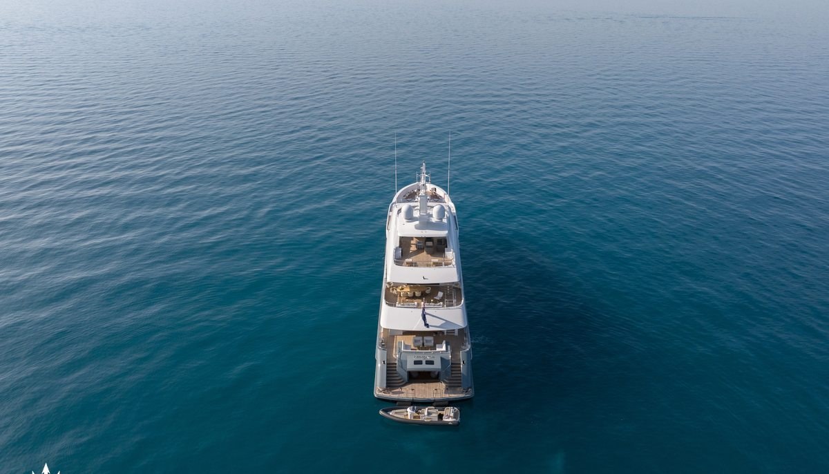 RELIANCE yacht charter 4