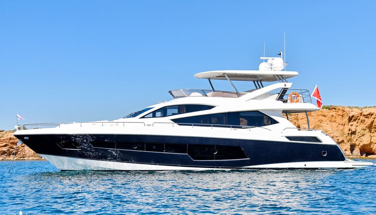 GRACE XI yacht charter 2