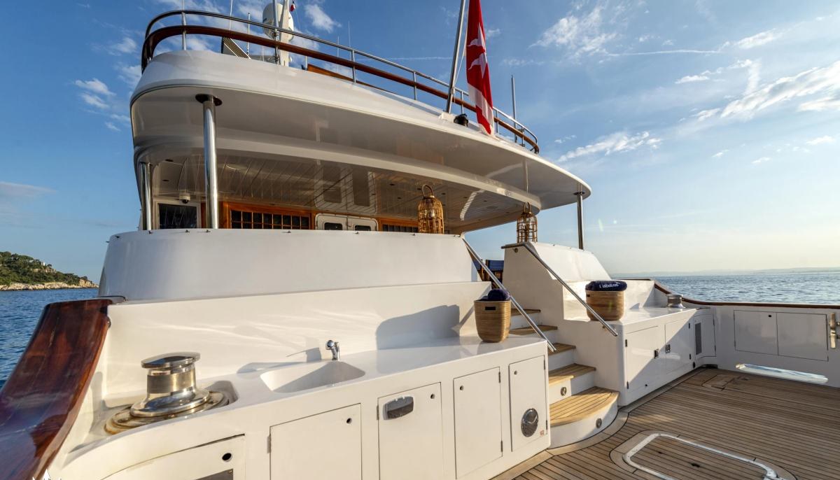 L'ALBATROS yacht charter 4