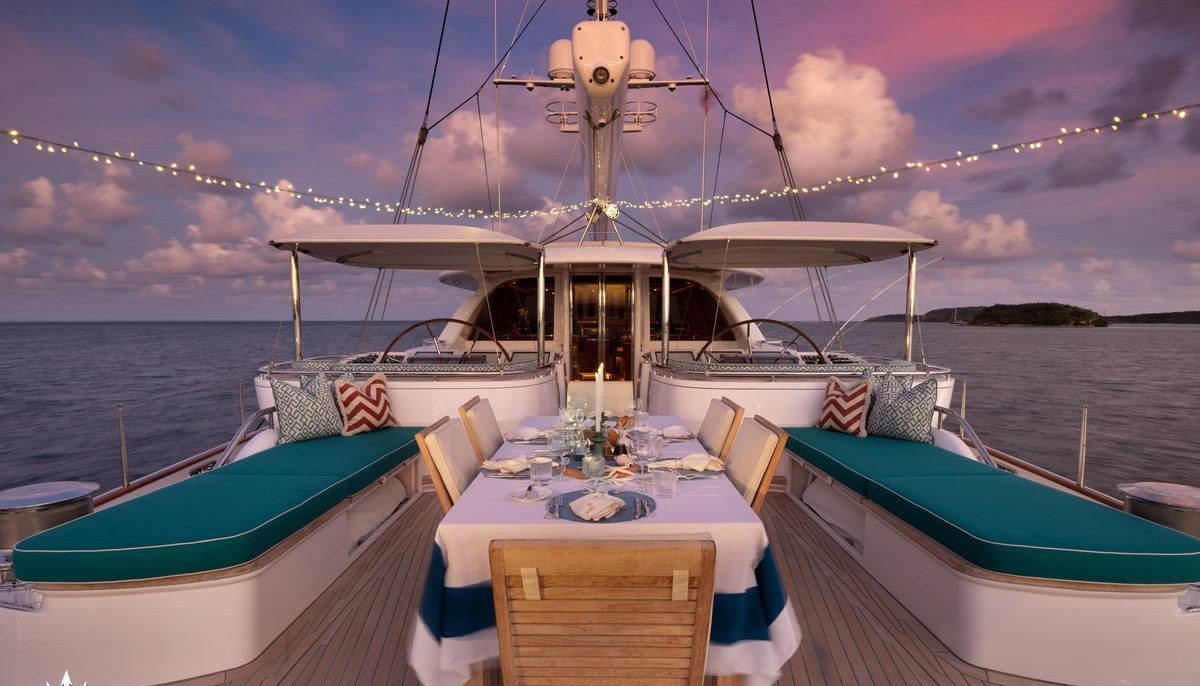 HYPERION yacht charter 4