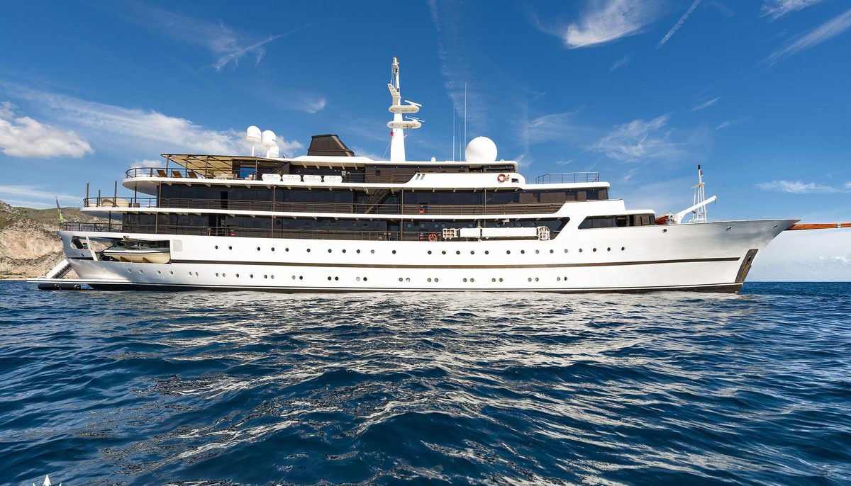 CHAKRA yacht charter 2