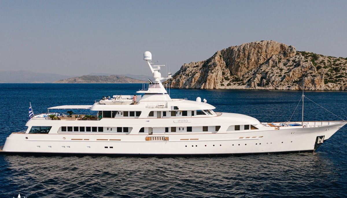 ITOTO yacht charter 2