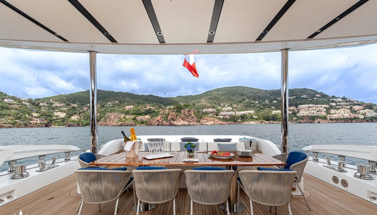 LAFAYETTE yacht charter 5