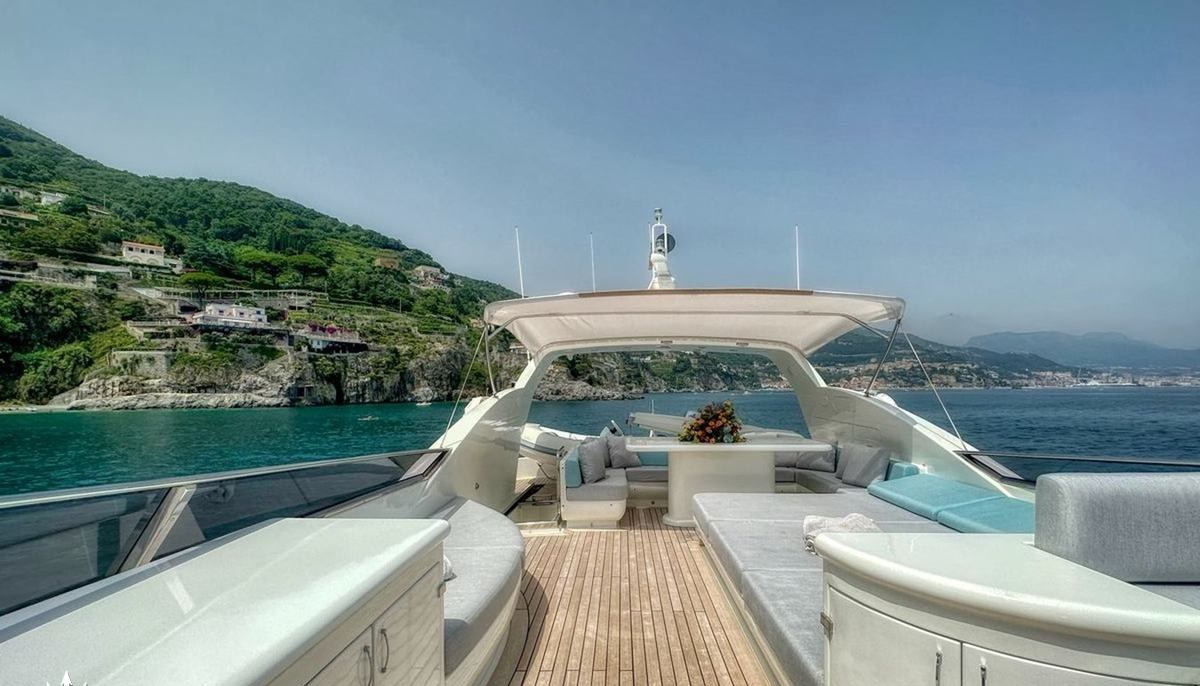 DEA ONE yacht charter 3