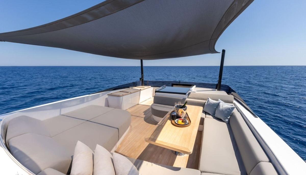 UILIA yacht charter 4