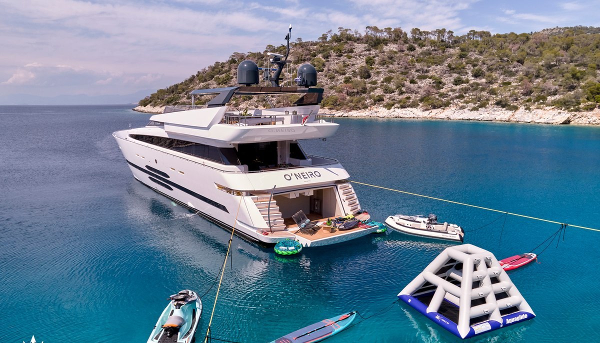 O'NEIRO yacht charter 5