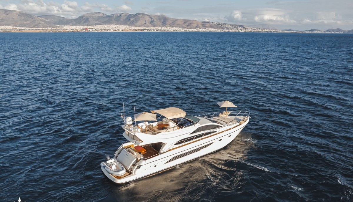 ETERNO yacht charter 3